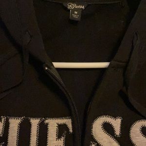 New guess track suite